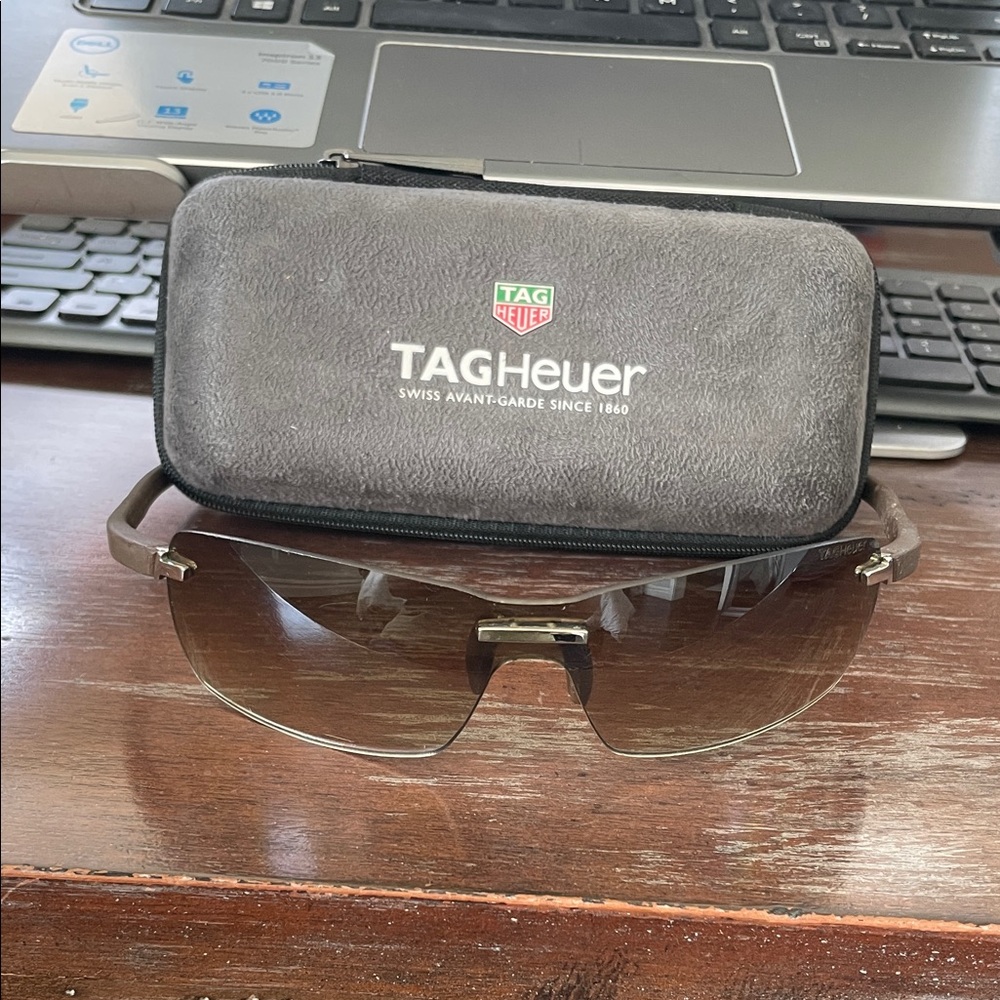 Tag Heuer TH5106 202 Havana with gradient brown lenses Sunglasses with logo Case